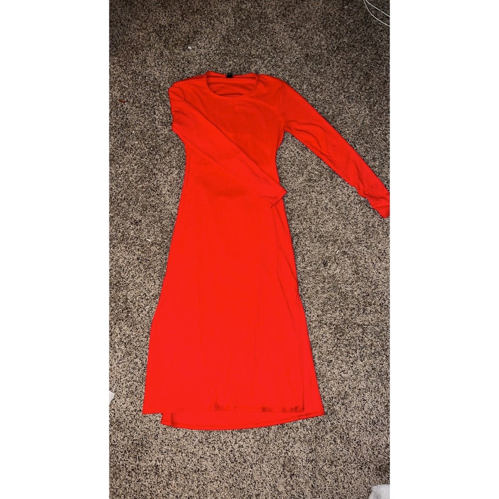 Red Long Bodycon dress w/side slits on both sides, and open back. Size M